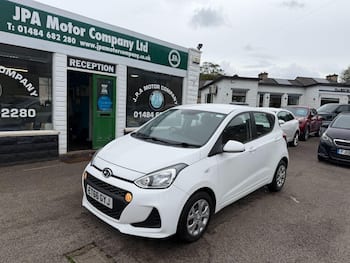 Used Hyundai i10 2017 for sale - 79677400: Photo