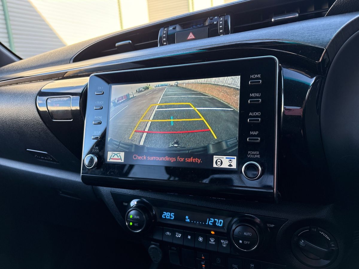 Used Toyota Hilux 2023 for sale - 76788129: Photo 19