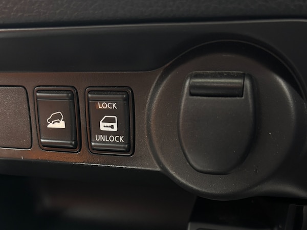 Used Nissan Navara 2021 for sale - 75483275: Photo 32