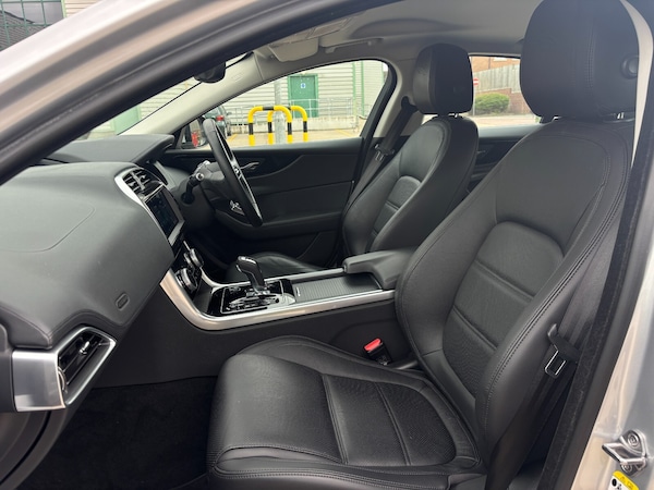 Used Jaguar XE 2020 for sale - 75483279: Photo 11