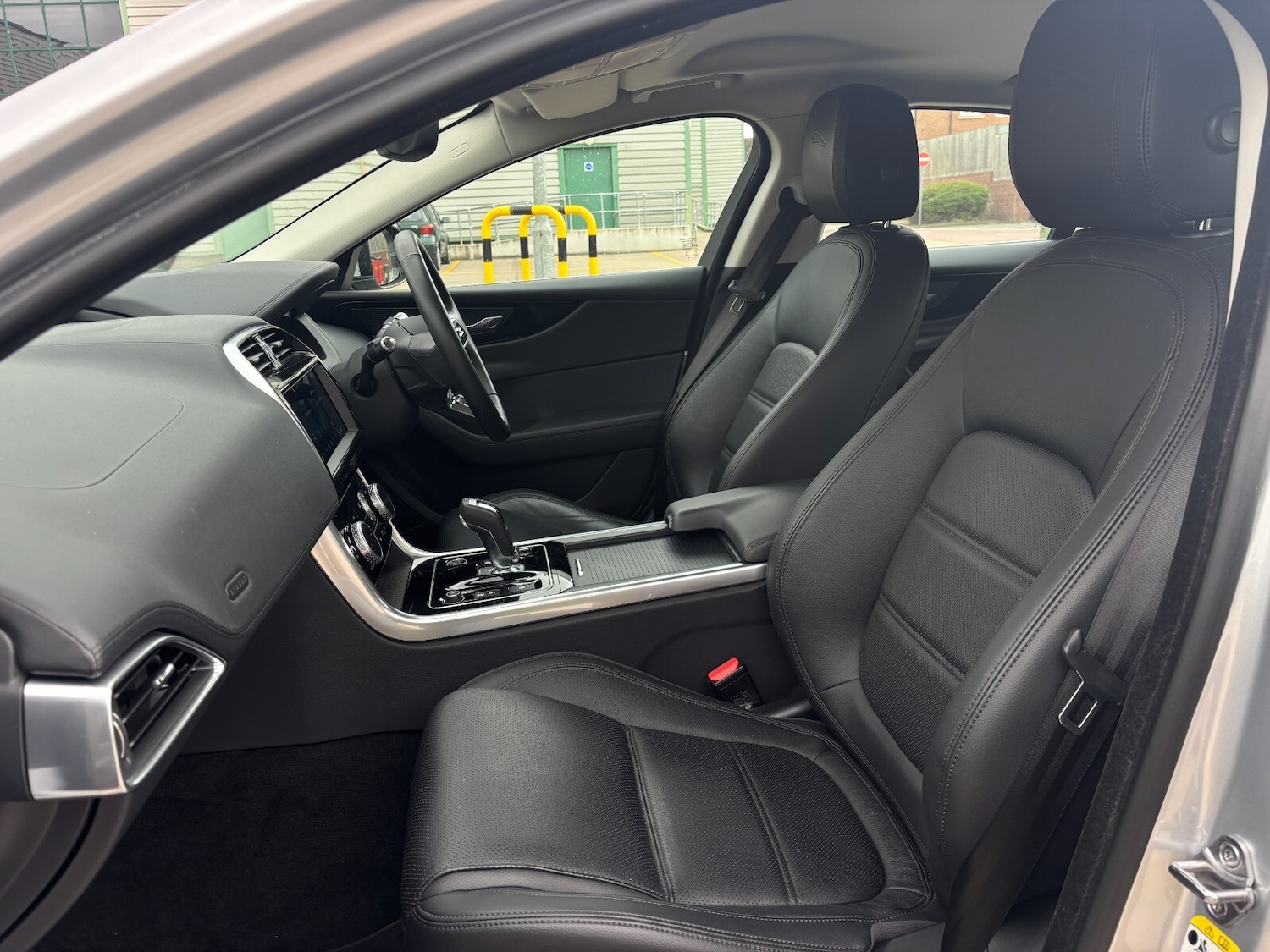 Used Jaguar XE 2020 for sale - 77293386: Photo 11