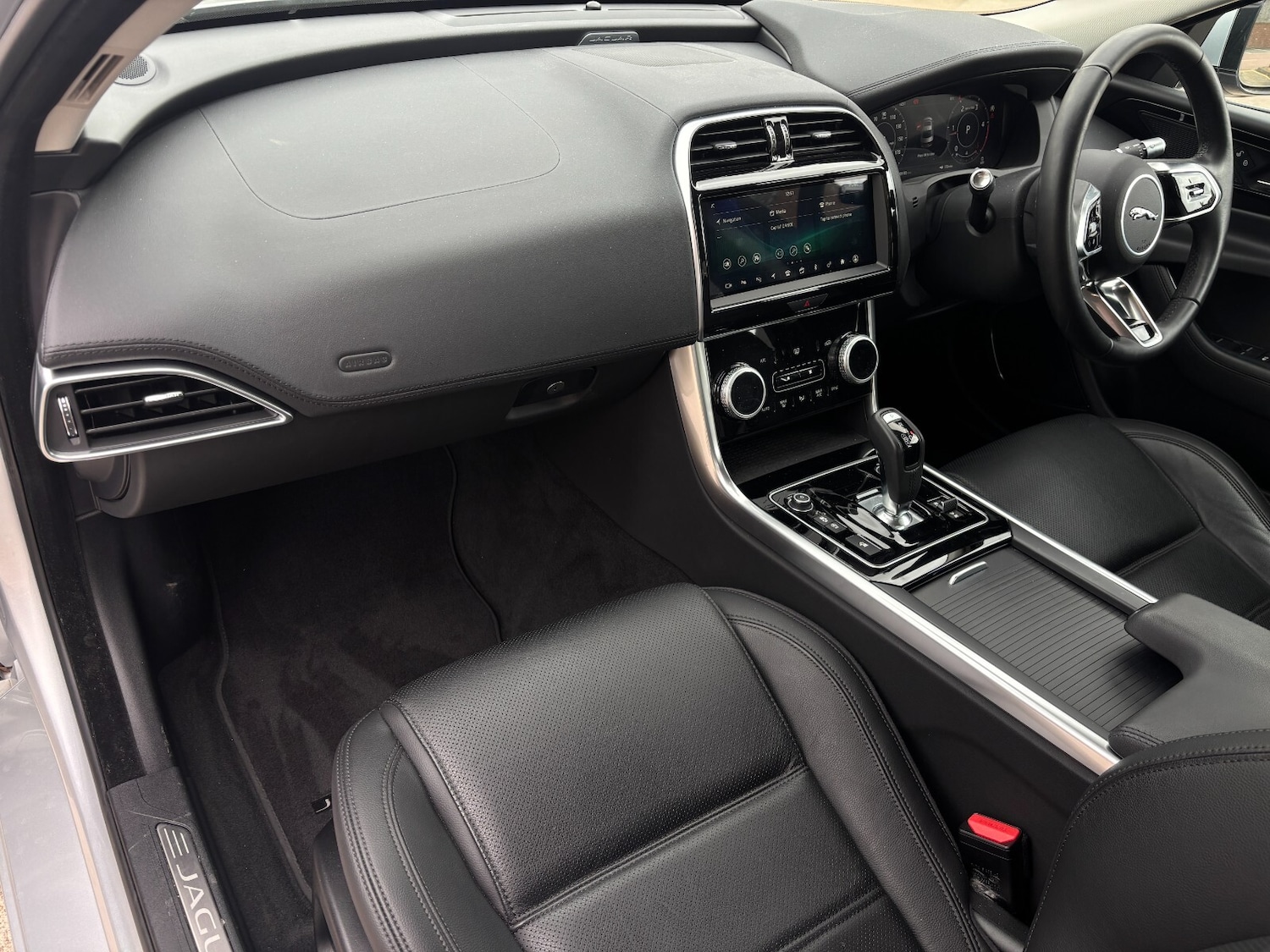 Used Jaguar XE 2020 for sale - 77293386: Photo 12