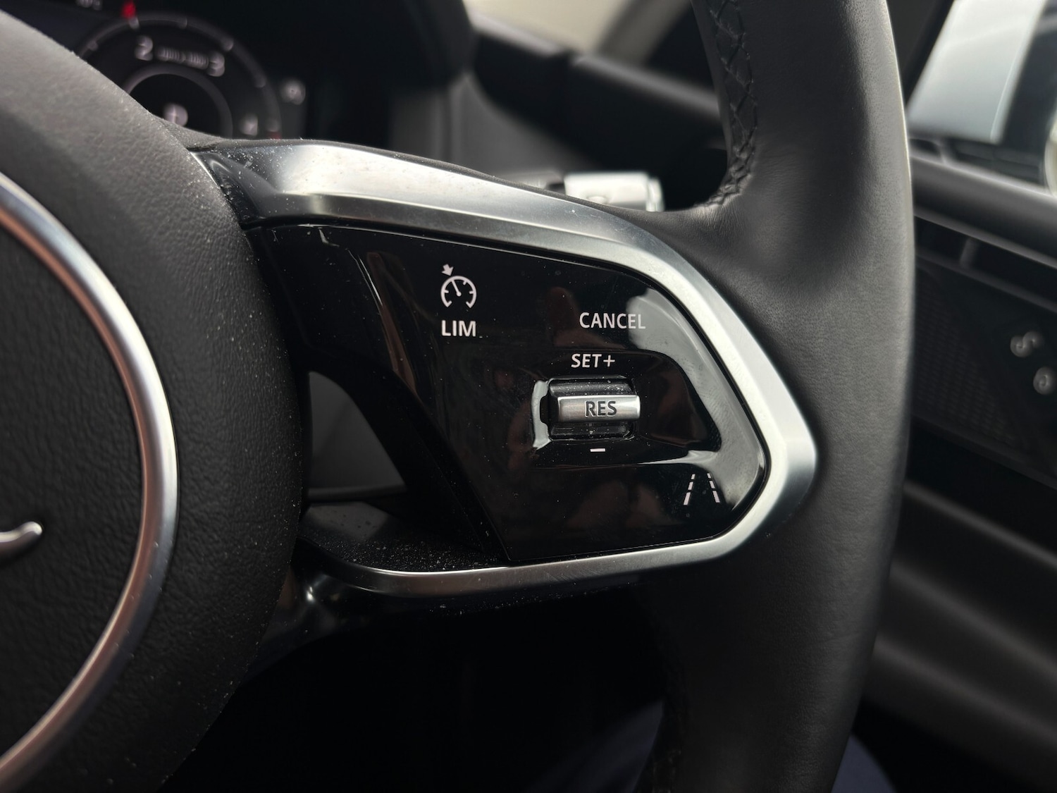 Used Jaguar XE 2020 for sale - 77293386: Photo 21