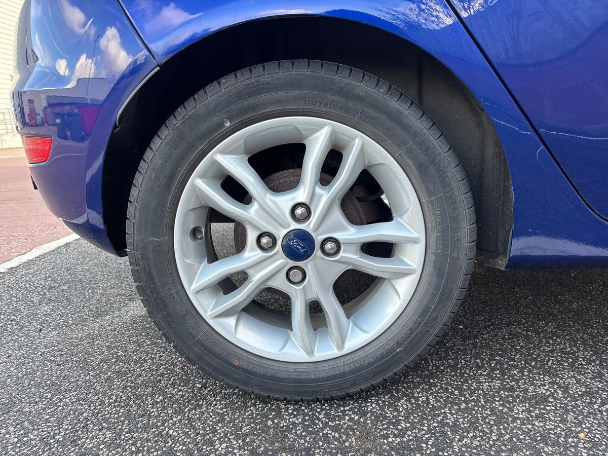 Used Ford Fiesta 2015 for sale - 76410629: Photo 9