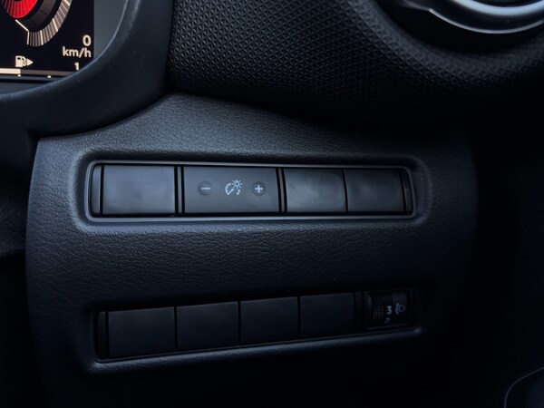 Used Nissan Juke 2024 for sale - 75483268: Photo 31