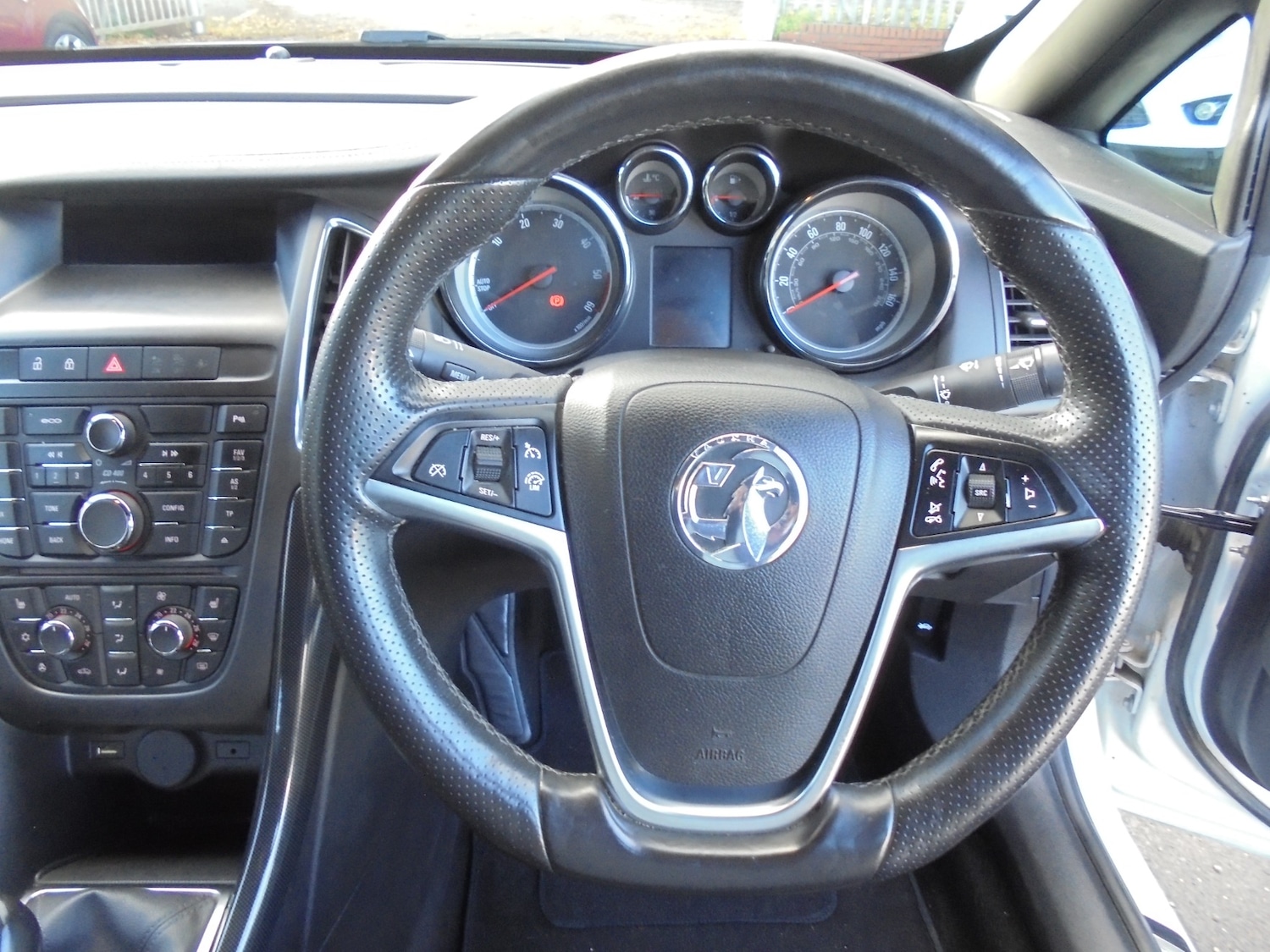 Used Vauxhall Cascada 2014 for sale - 76437939: Photo 4
