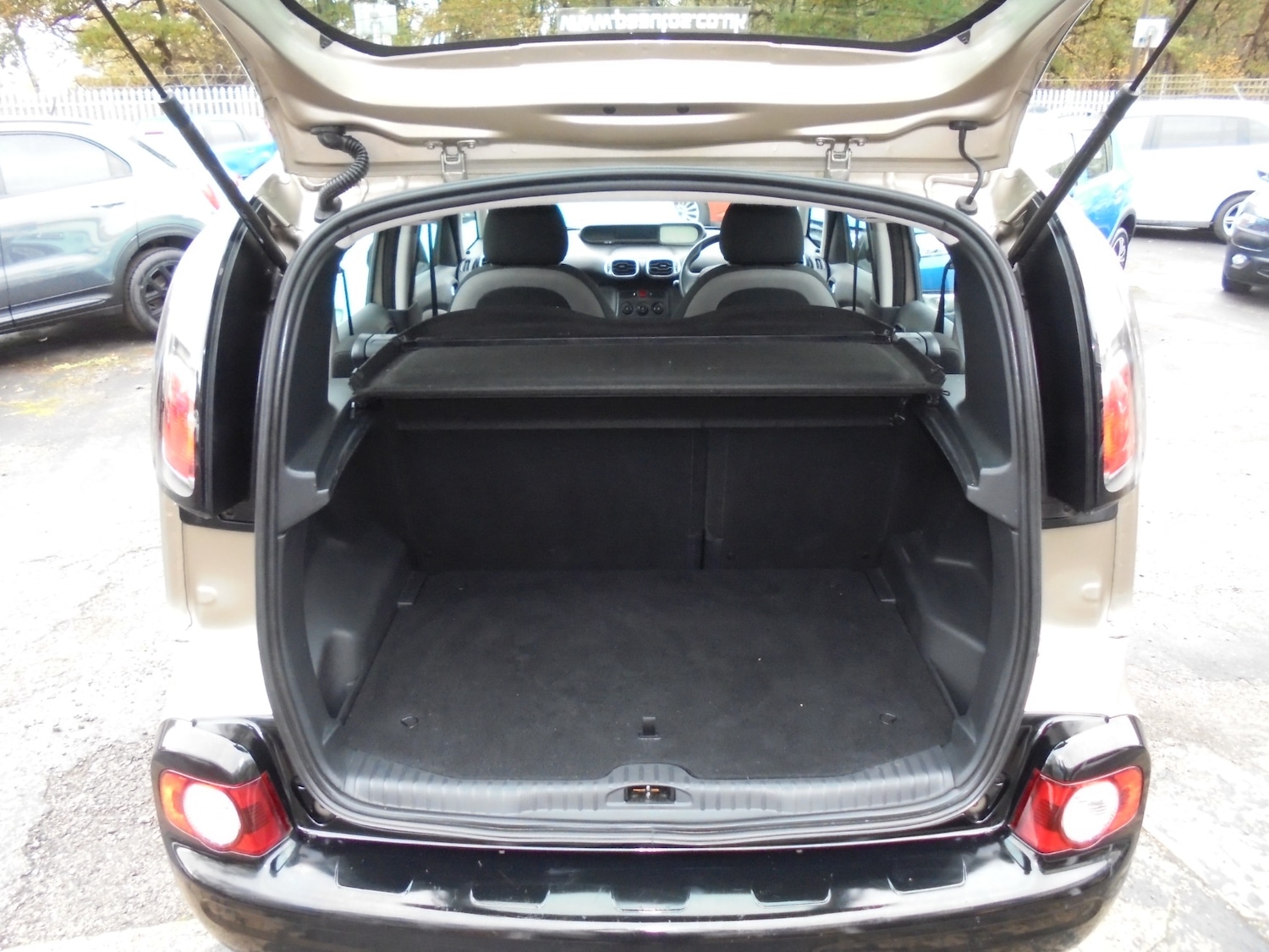 Used Citroen C3 Picasso 2012 for sale - 76542900: Photo 15