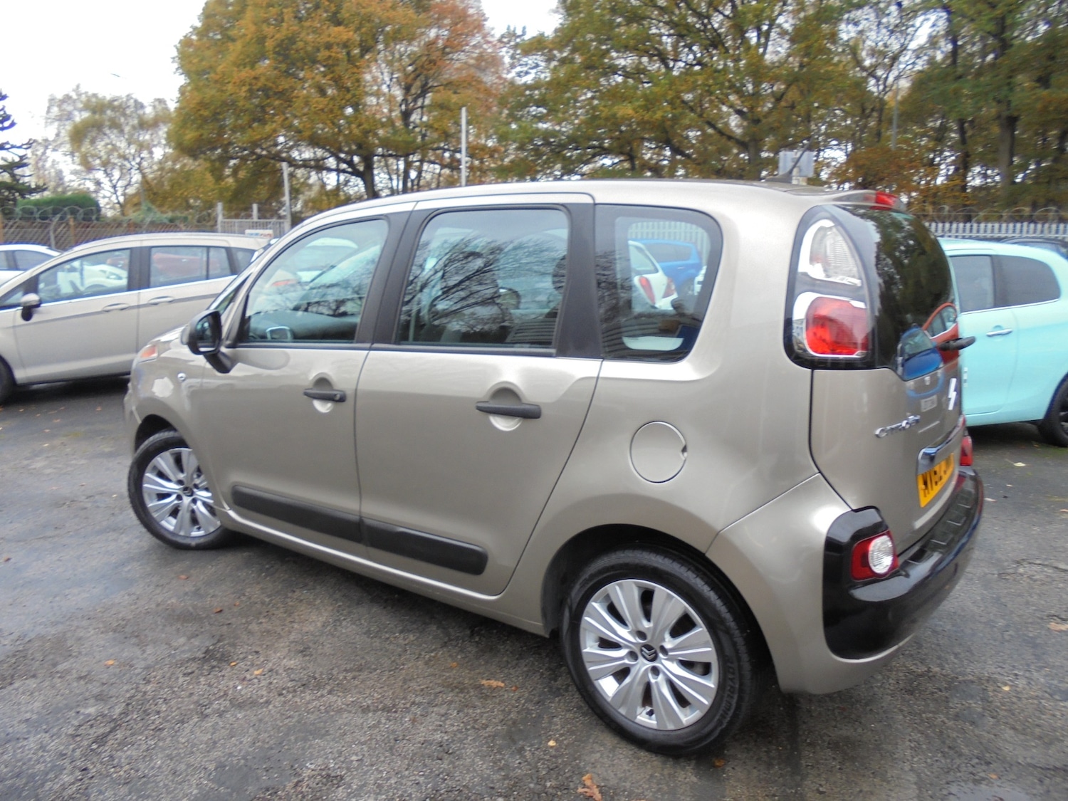 Used Citroen C3 Picasso 2012 for sale - 76542900: Photo 9