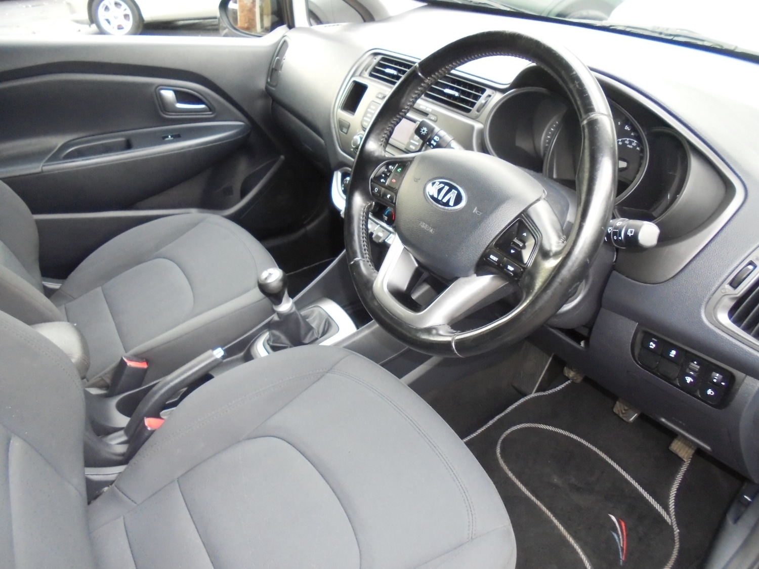 Used Kia Rio 2014 for sale - 76720115: Photo 2