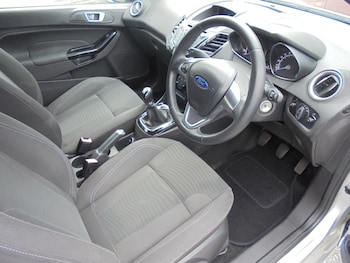 Used Ford Fiesta 2015 for sale - 75369356: Photo
