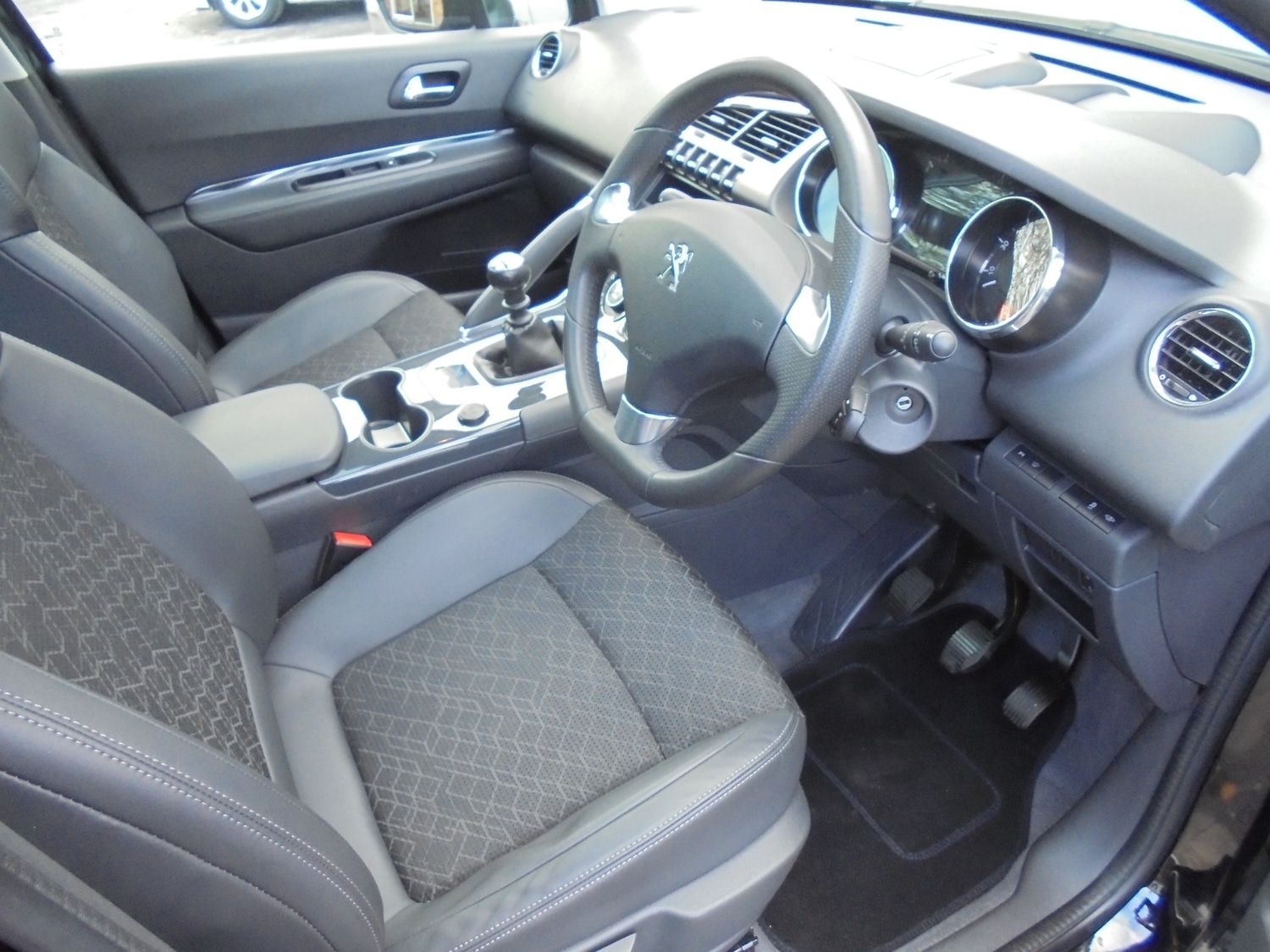 Used Peugeot 3008 2016 for sale - 76452396: Photo 2