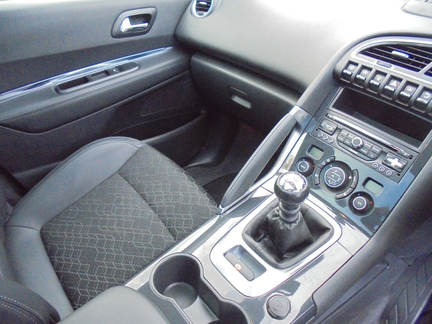 Used Peugeot 3008 2016 for sale - 76452396: Photo 6