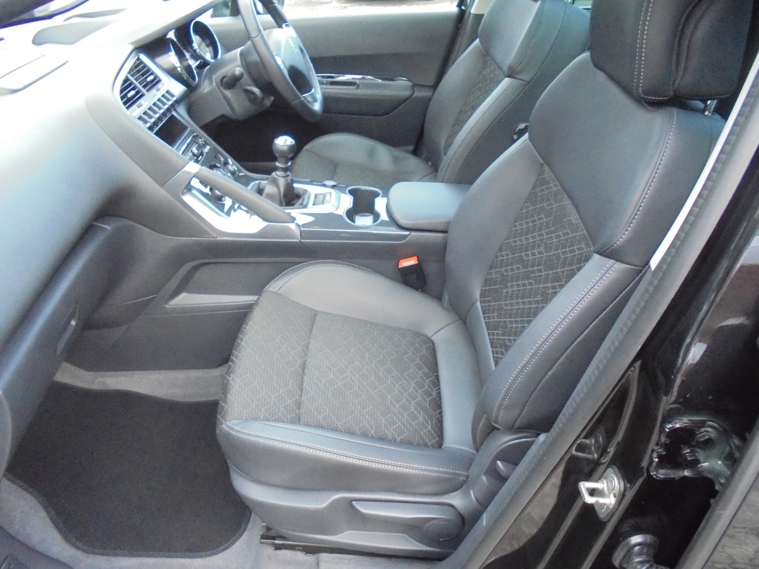 Used Peugeot 3008 2016 for sale - 76452396: Photo 8