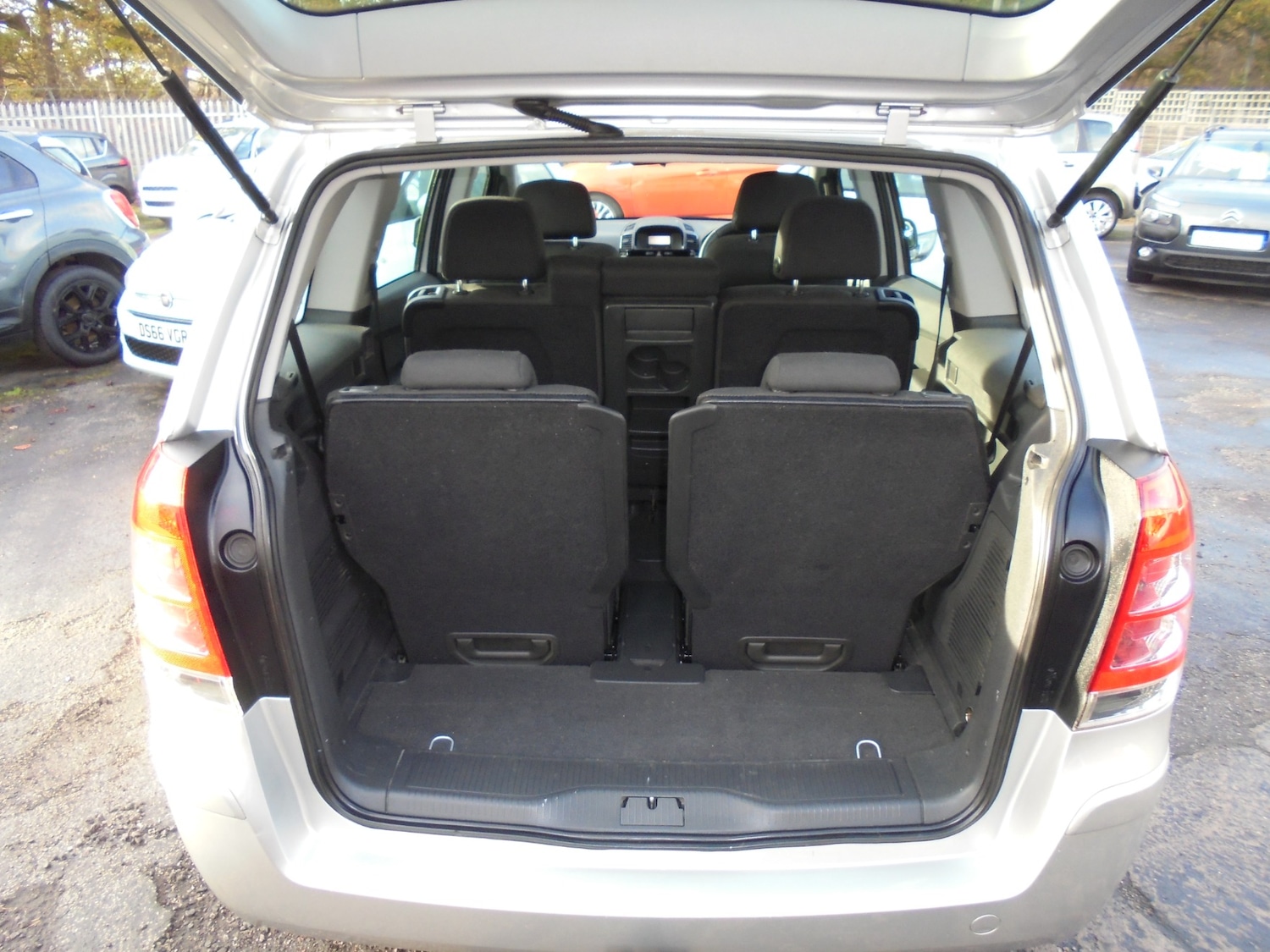 Used Vauxhall Zafira 2014 for sale - 76649650: Photo 17