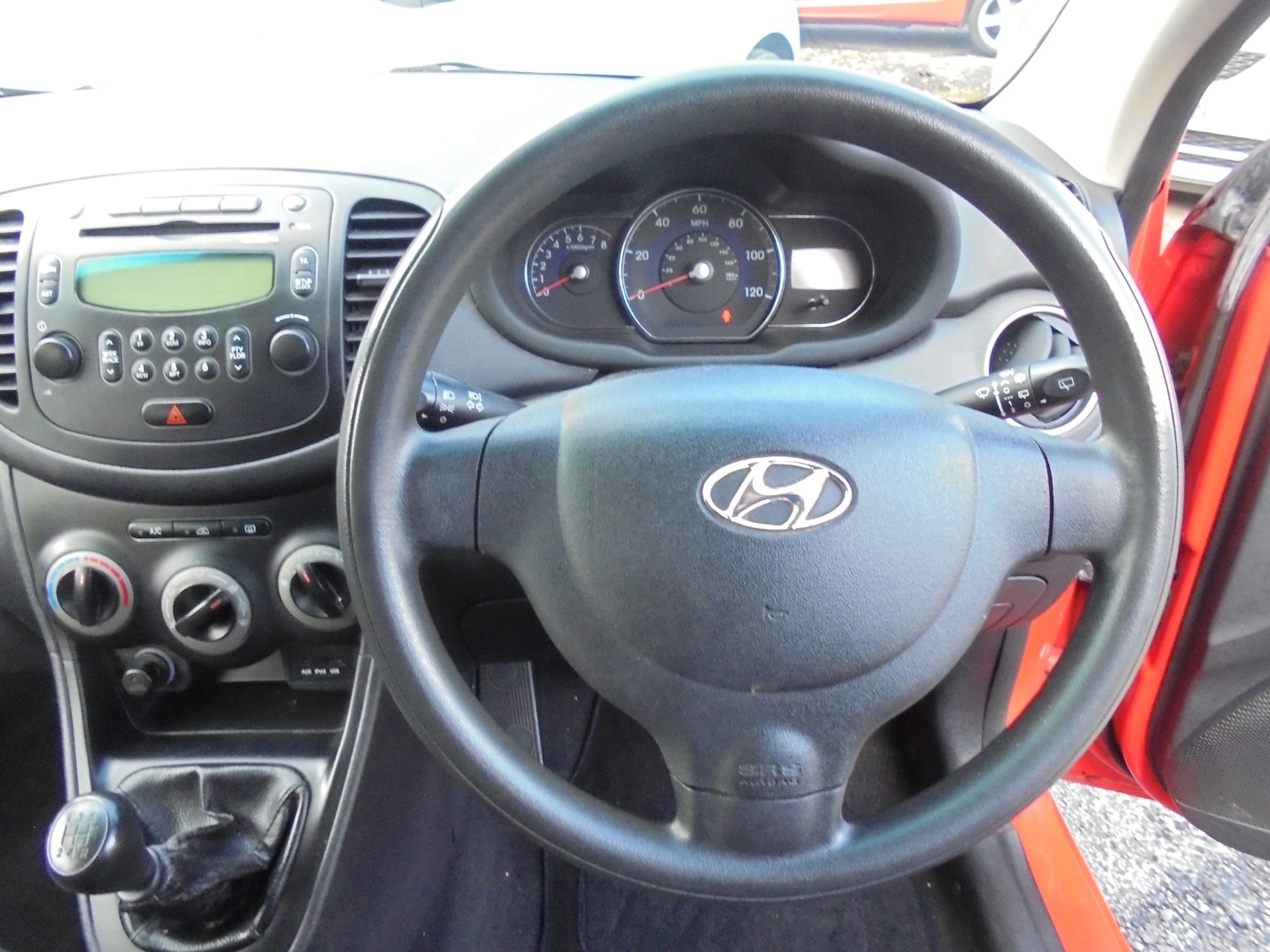 Used Hyundai i10 2013 for sale - 76170554: Photo 4