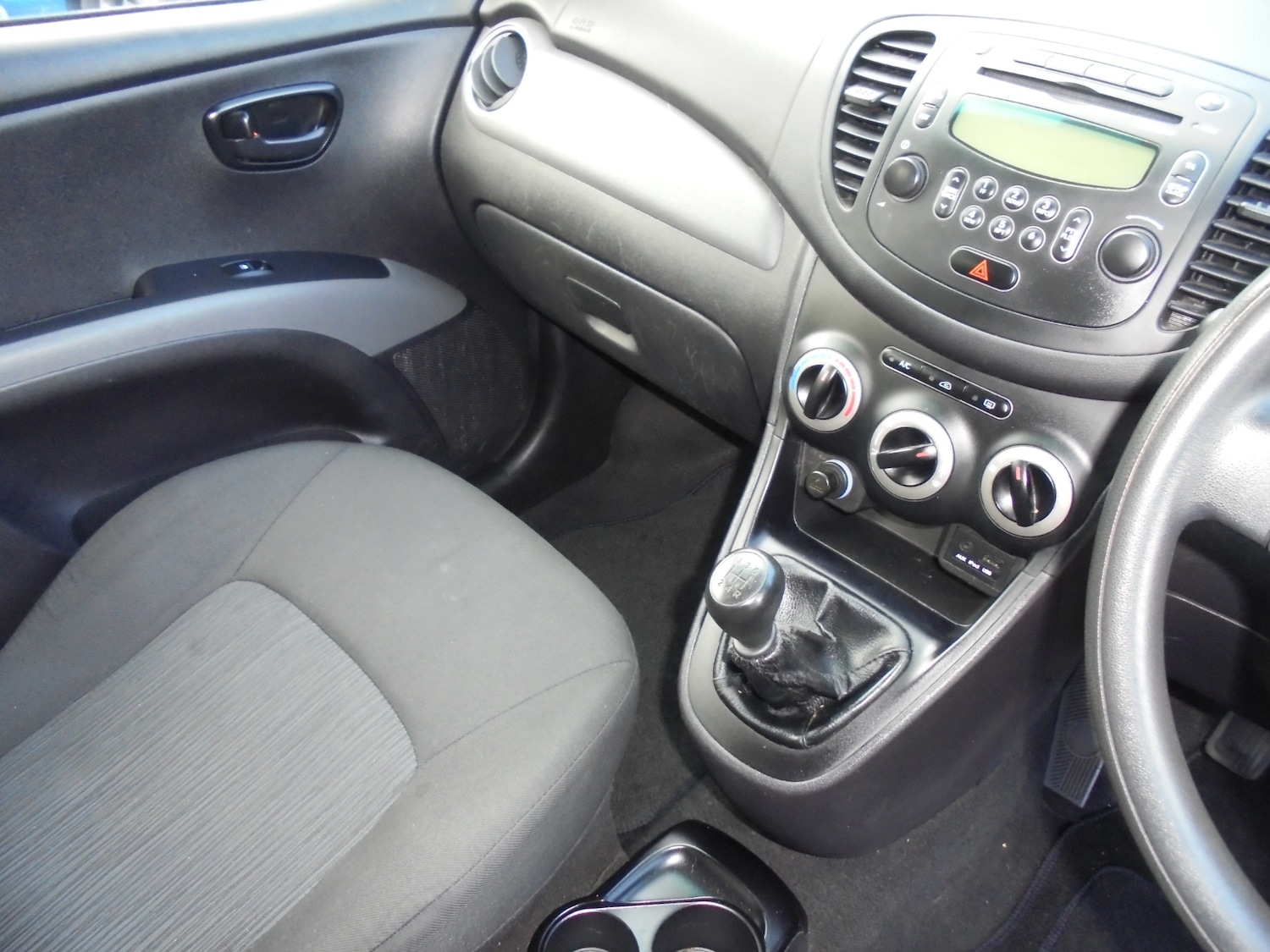 Used Hyundai i10 2013 for sale - 76170554: Photo 6
