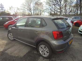 Used Volkswagen Polo 2015 for sale - 77629725: Photo