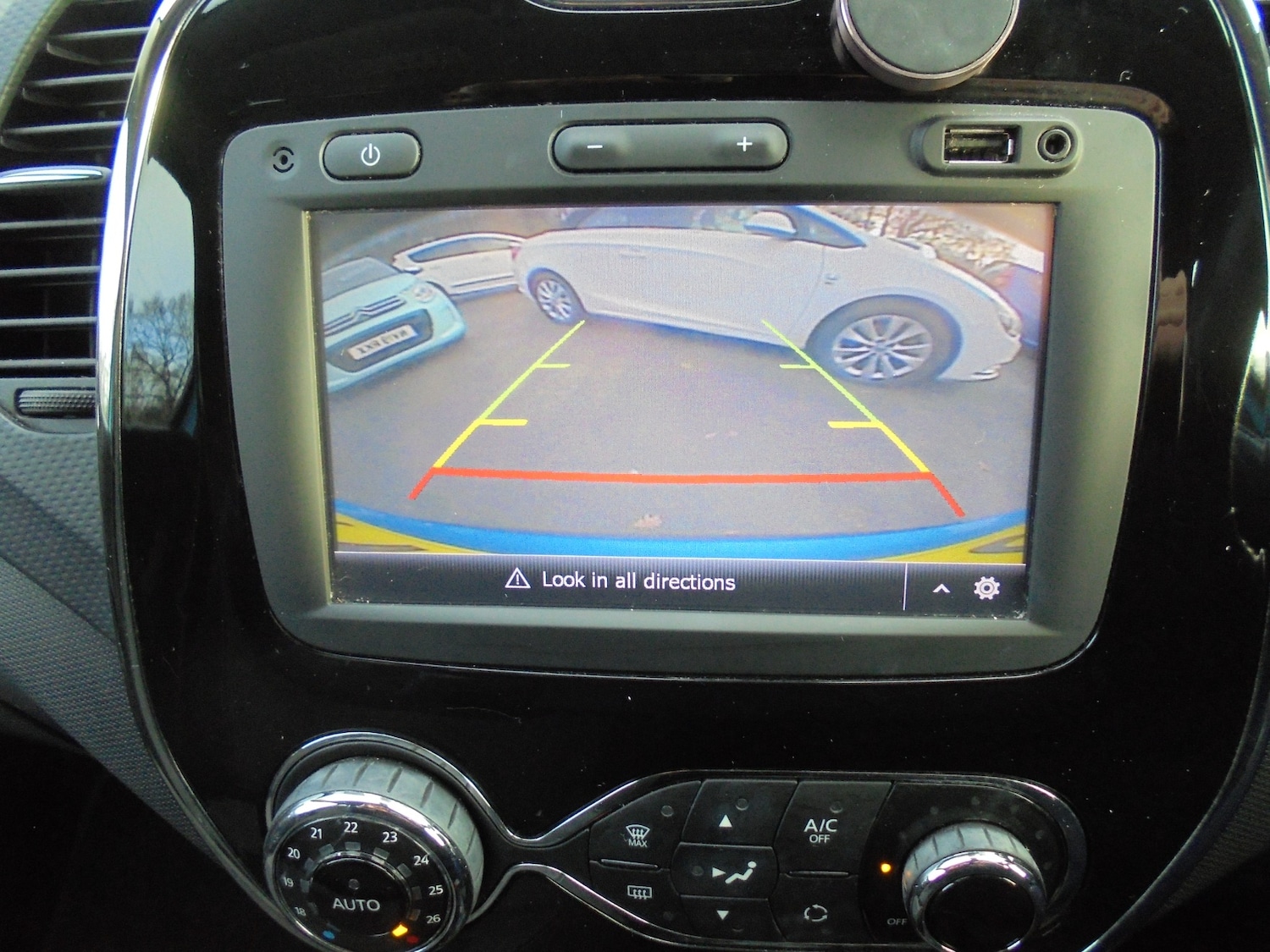 Used Renault Captur 2016 for sale - 77170375: Photo 12