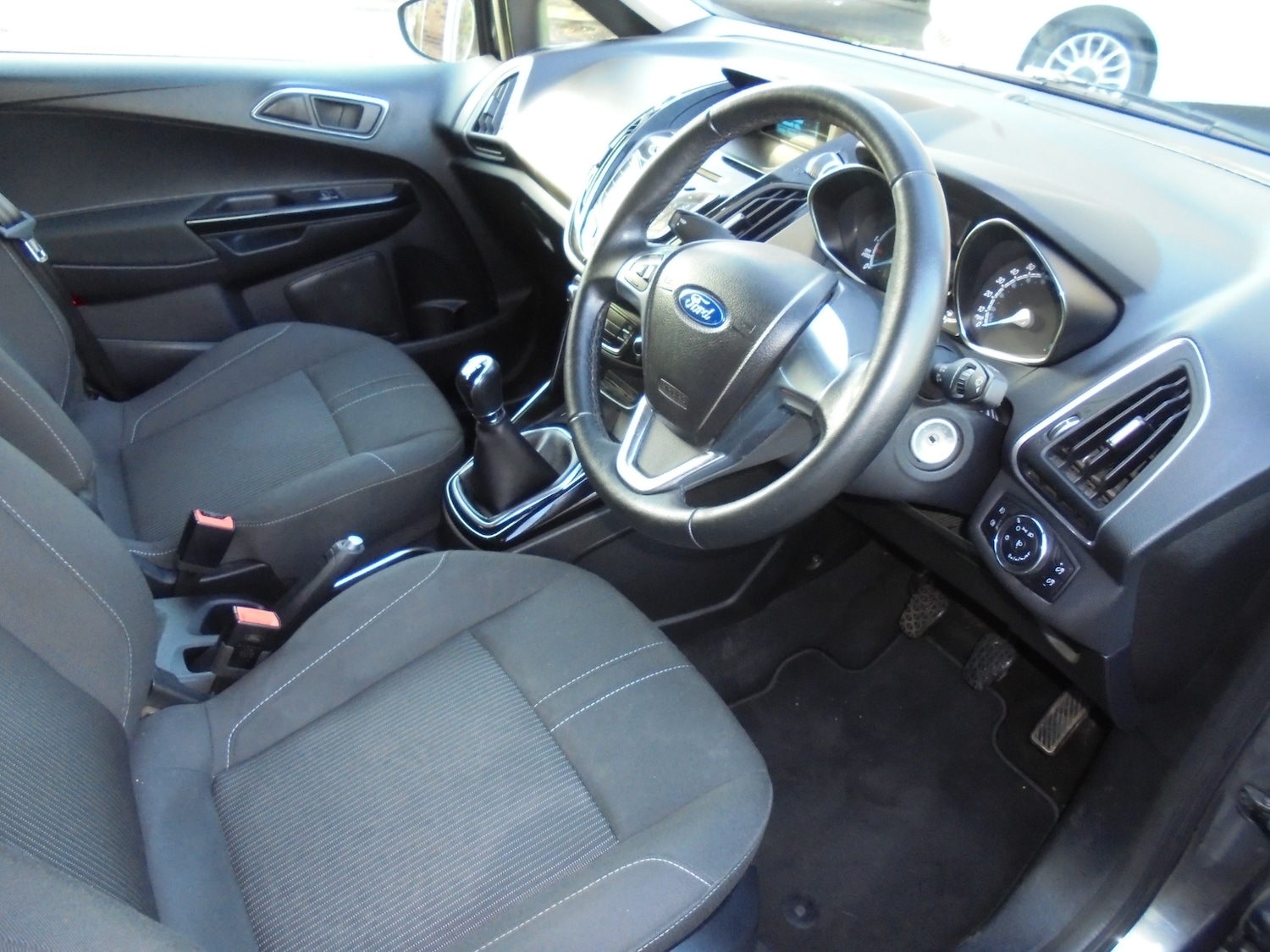 Used Ford B-MAX 2015 for sale - 76600075: Photo 2