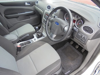 Used Ford Focus 2010 for sale - 76565281: Photo