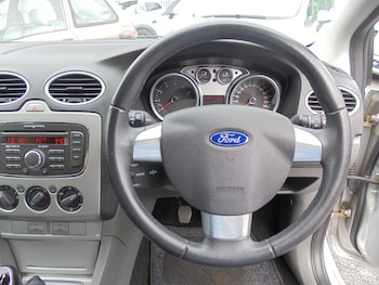 Used Ford Focus 2010 for sale - 76565281: Photo