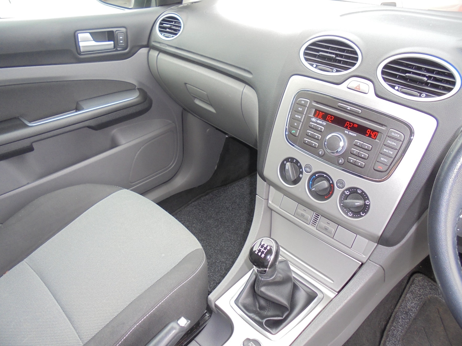 Used Ford Focus 2010 for sale - 76565281: Photo 6