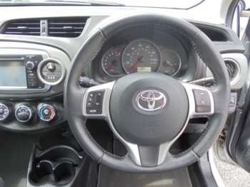 Used Toyota Yaris 2012 for sale - 75346000: Photo