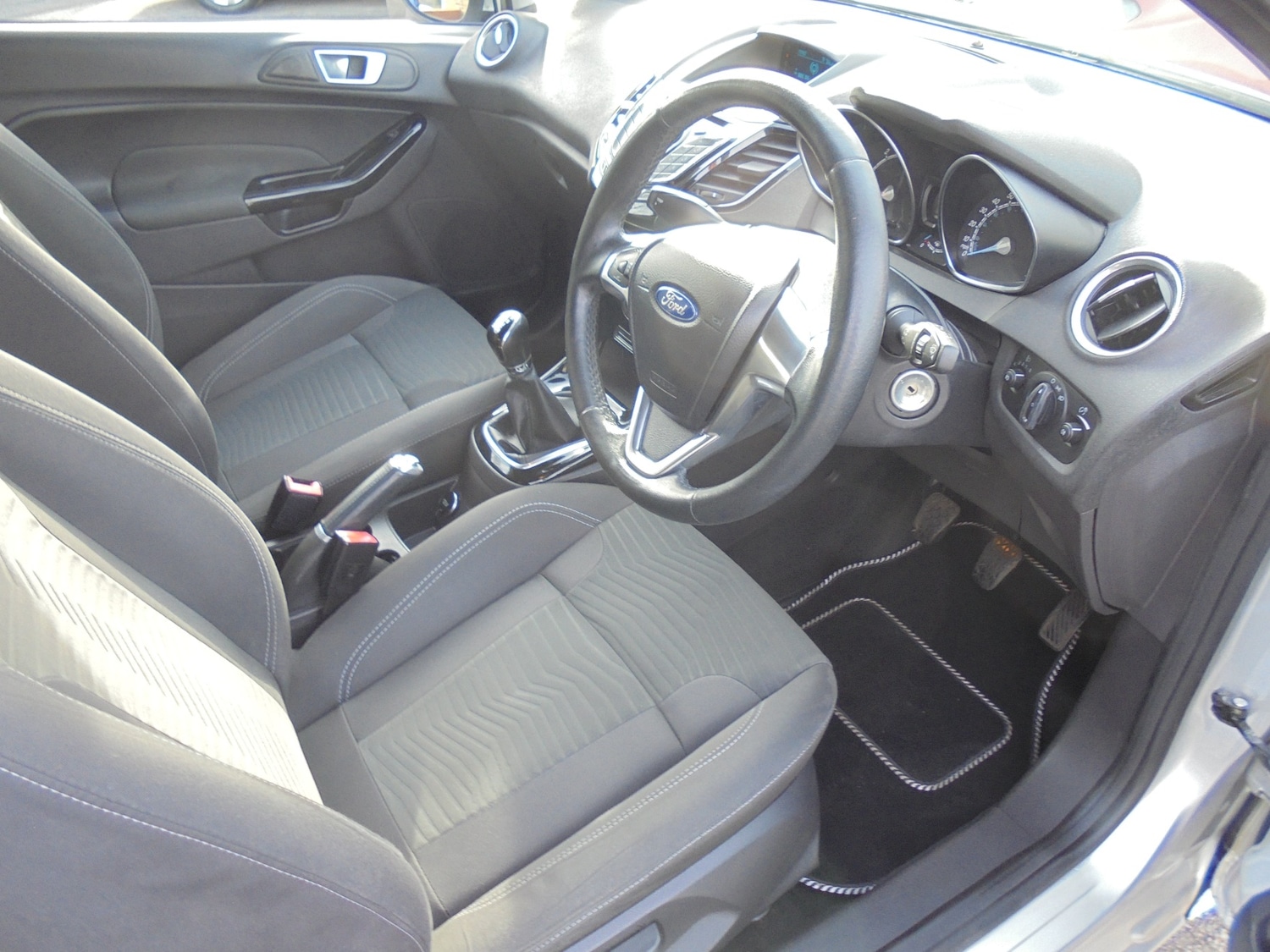 Used Ford Fiesta 2015 for sale - 77556786: Photo 2