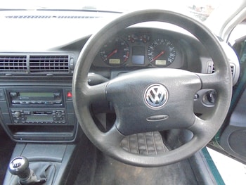 Used Volkswagen Passat 2000 for sale - 77974779: Photo