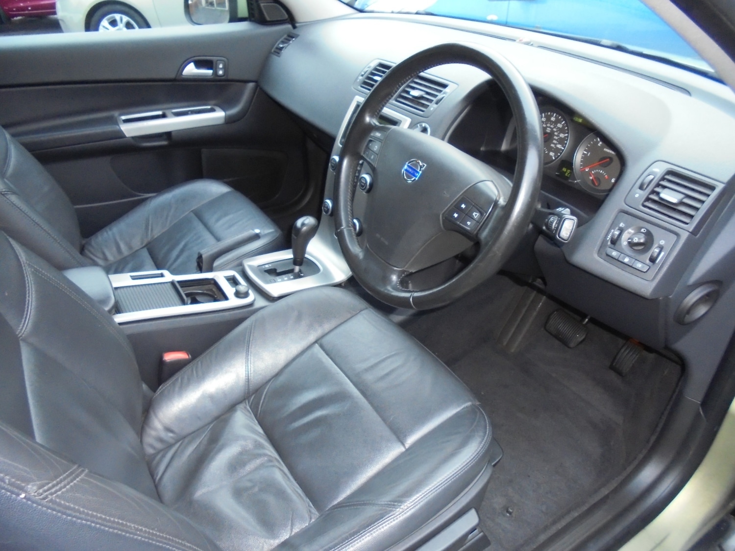 Used Volvo C30 2009 for sale - 77235419: Photo 2