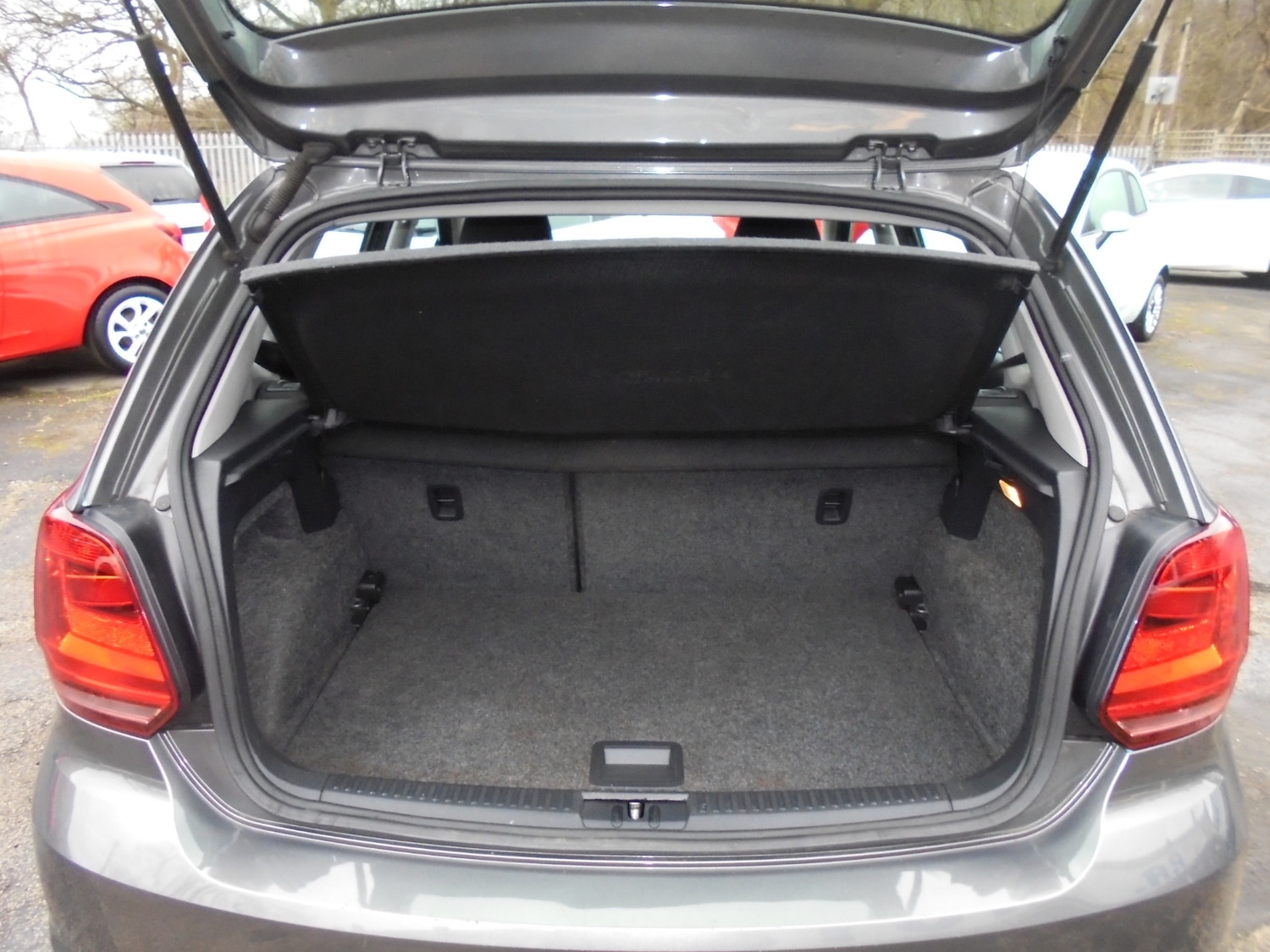 Used Volkswagen Polo 2015 for sale - 77677454: Photo 15