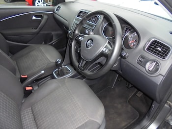 Used Volkswagen Polo 2015 for sale - 77677454: Photo