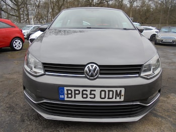 Used Volkswagen Polo 2015 for sale - 77677454: Photo