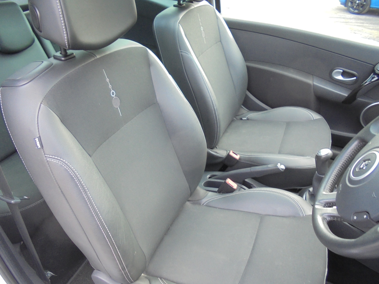 Used Renault Clio 2011 for sale - 77975346: Photo 12