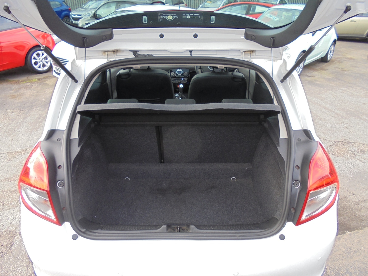 Used Renault Clio 2011 for sale - 77975346: Photo 17