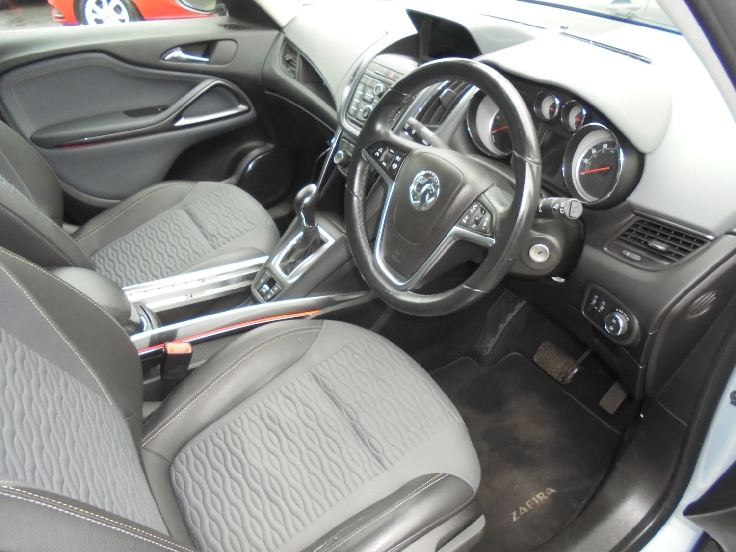 Used Vauxhall Zafira 2013 for sale - 77618941: Photo 2