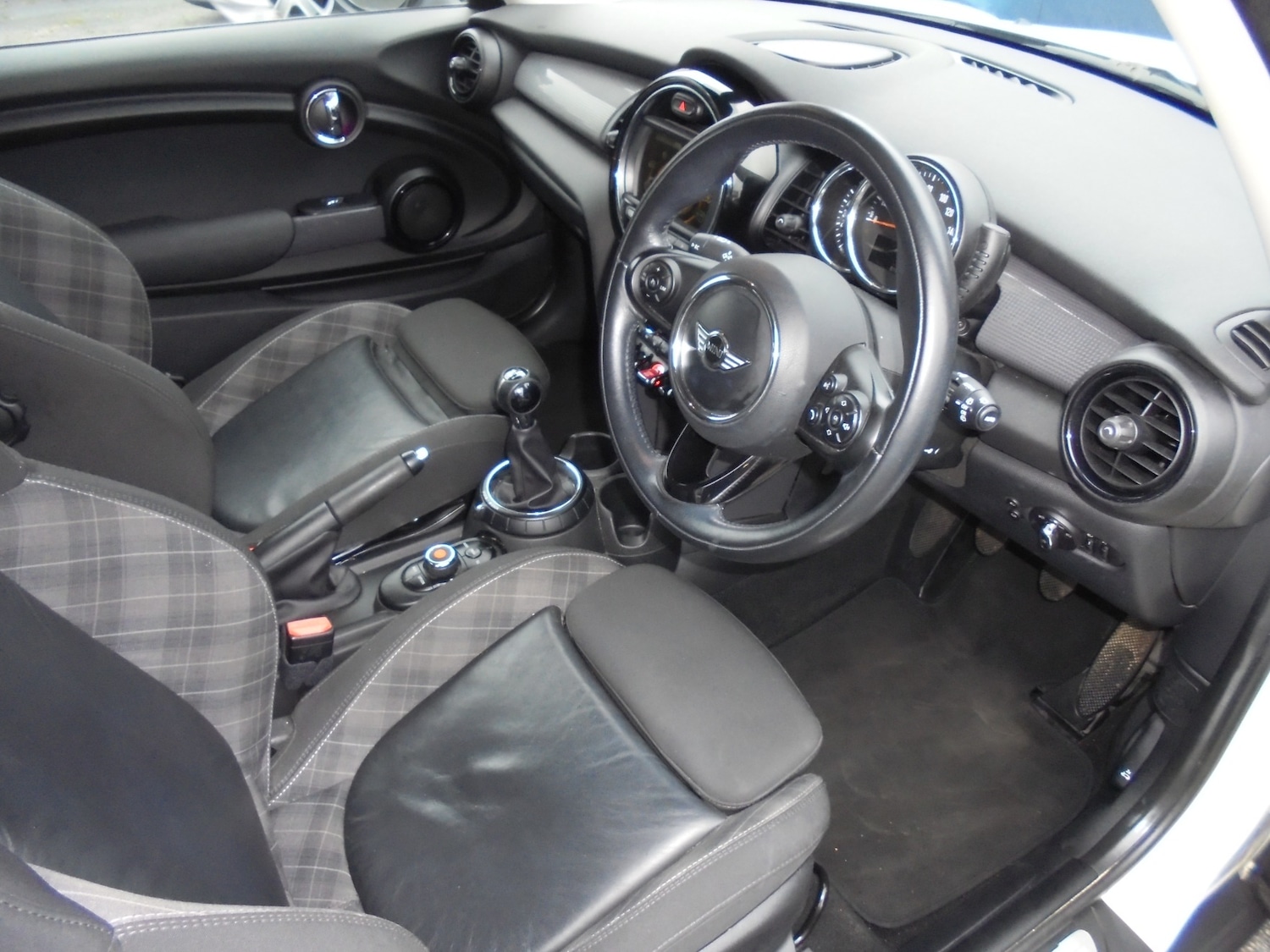 Used MINI Hatch 2015 for sale - 77476445: Photo 2