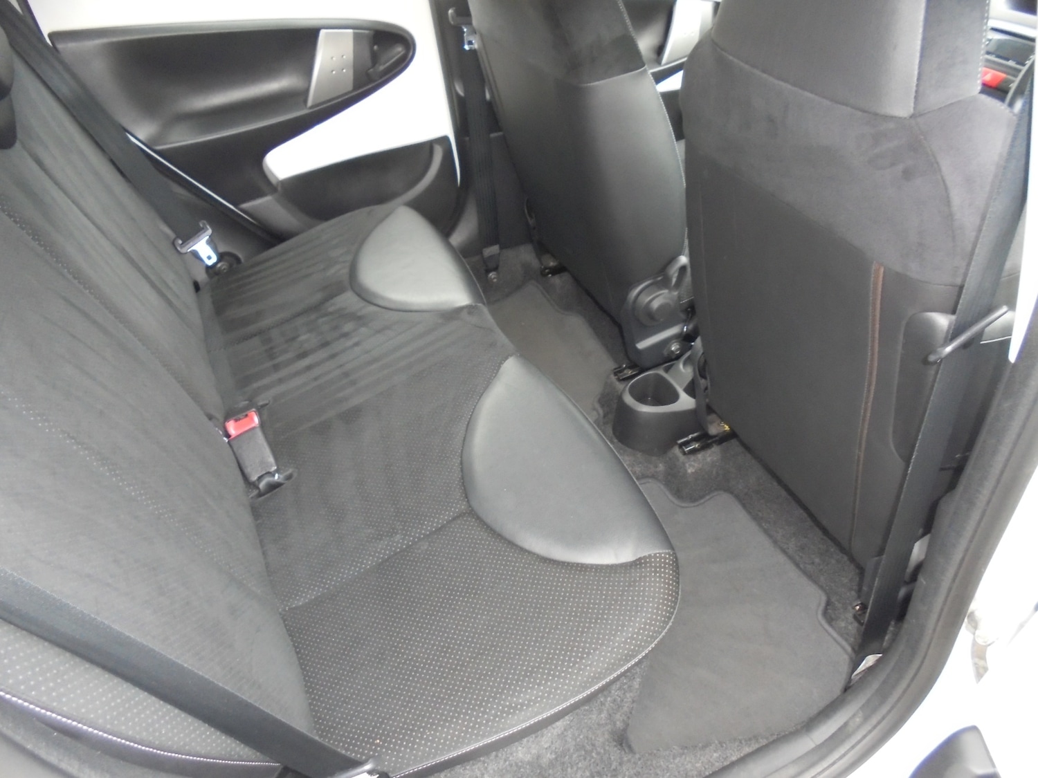 Used Toyota AYGO 2013 for sale - 76183779: Photo 12