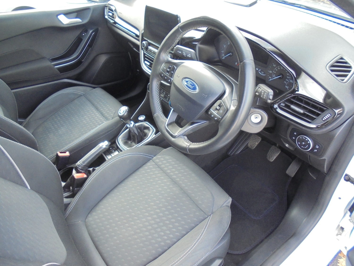 Used Ford Fiesta 2018 for sale - 76383223: Photo 2