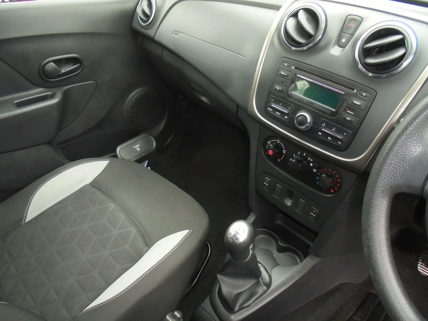 Used Dacia Sandero Stepway 2013 for sale - 77790031: Photo 6