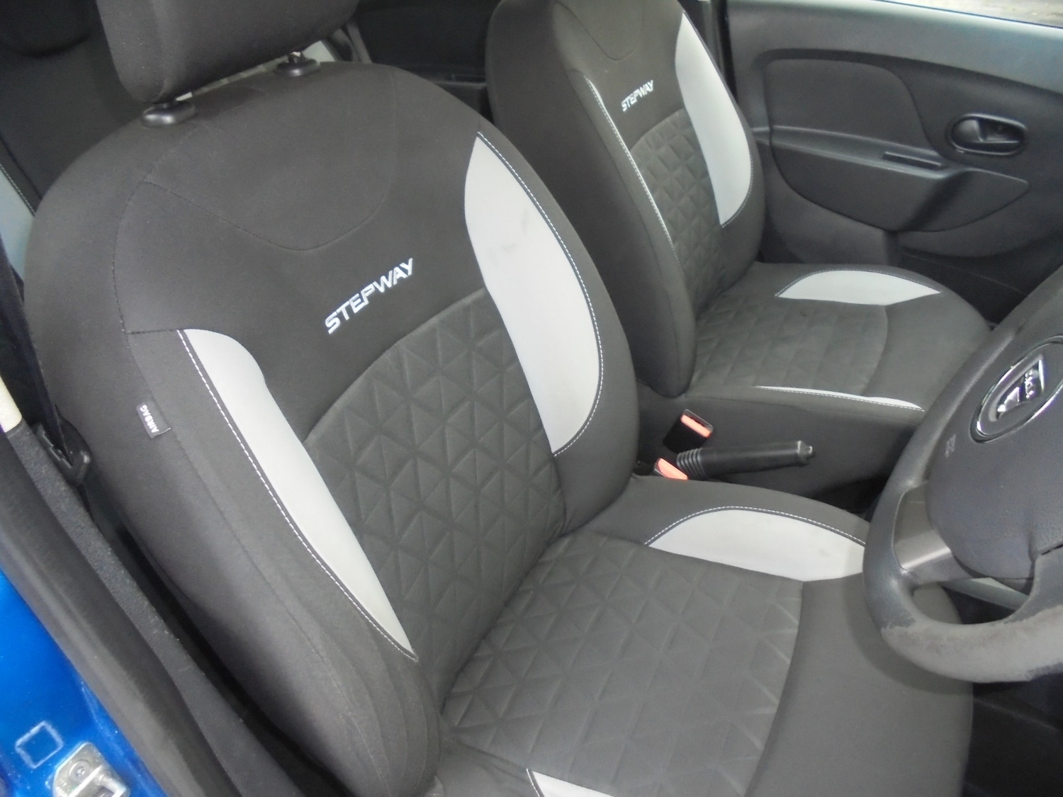 Used Dacia Sandero Stepway 2013 for sale - 76519283: Photo 10