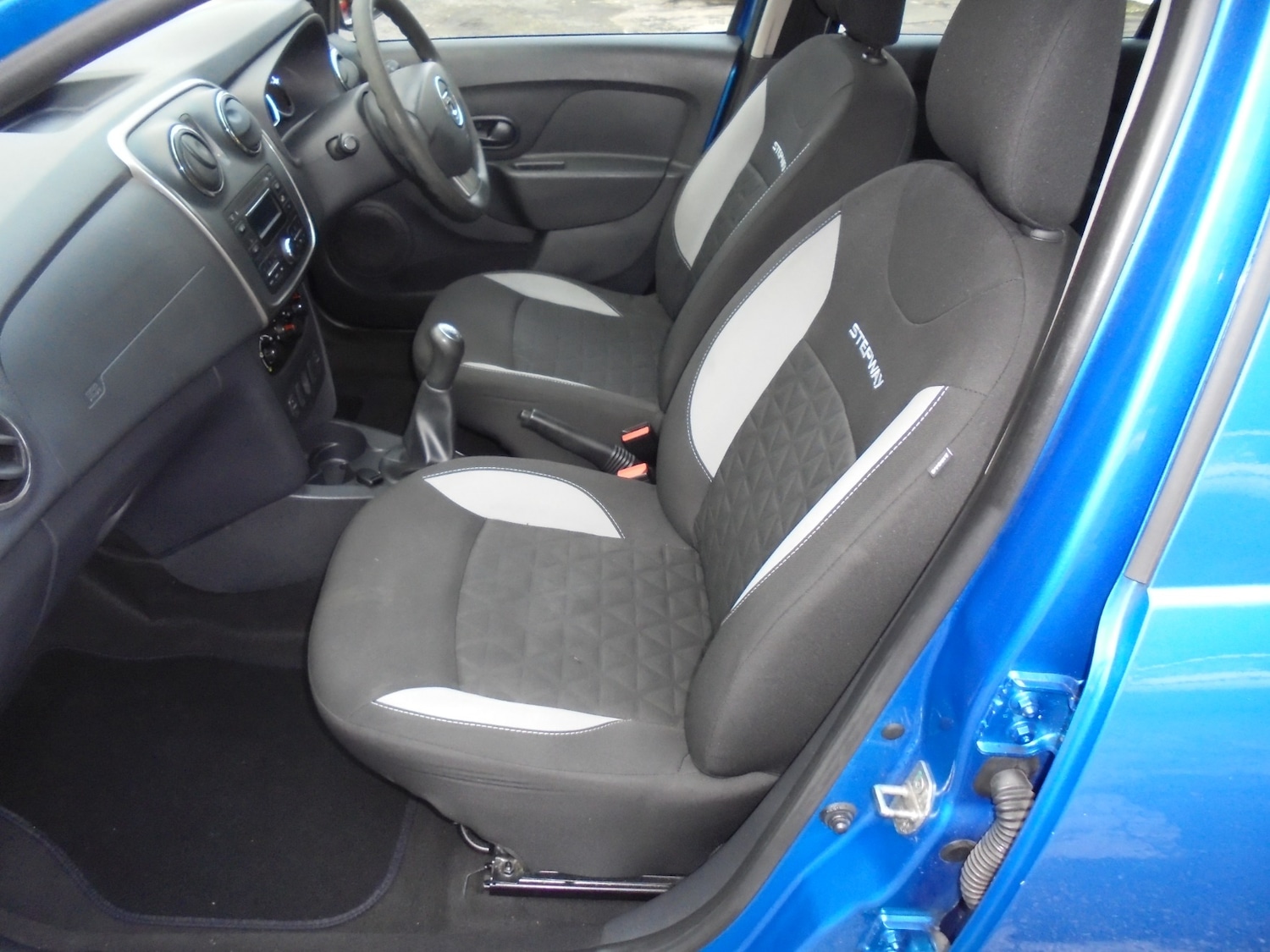 Used Dacia Sandero Stepway 2013 for sale - 76519283: Photo 8