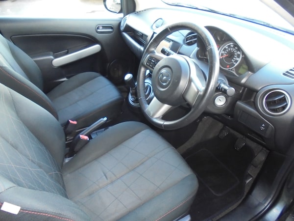 Used Mazda Mazda2 2013 for sale - 76321752: Photo 2