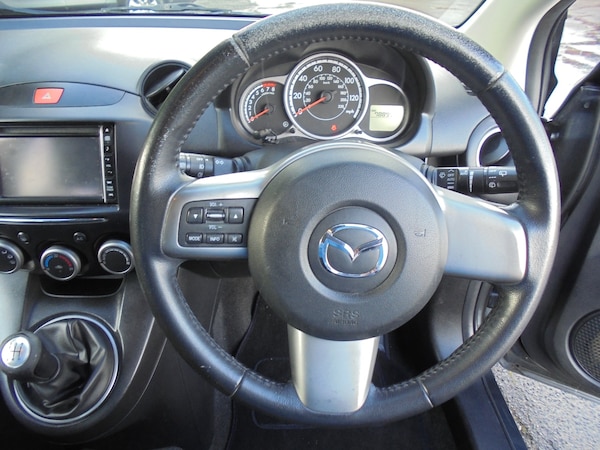 Used Mazda Mazda2 2013 for sale - 76321752: Photo 4