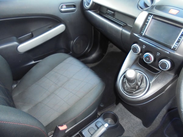 Used Mazda Mazda2 2013 for sale - 76321752: Photo 6