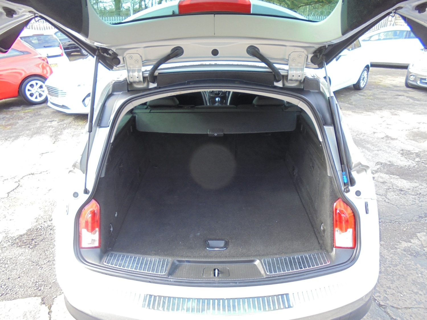 Used Vauxhall Insignia 2015 for sale - 77702672: Photo 16