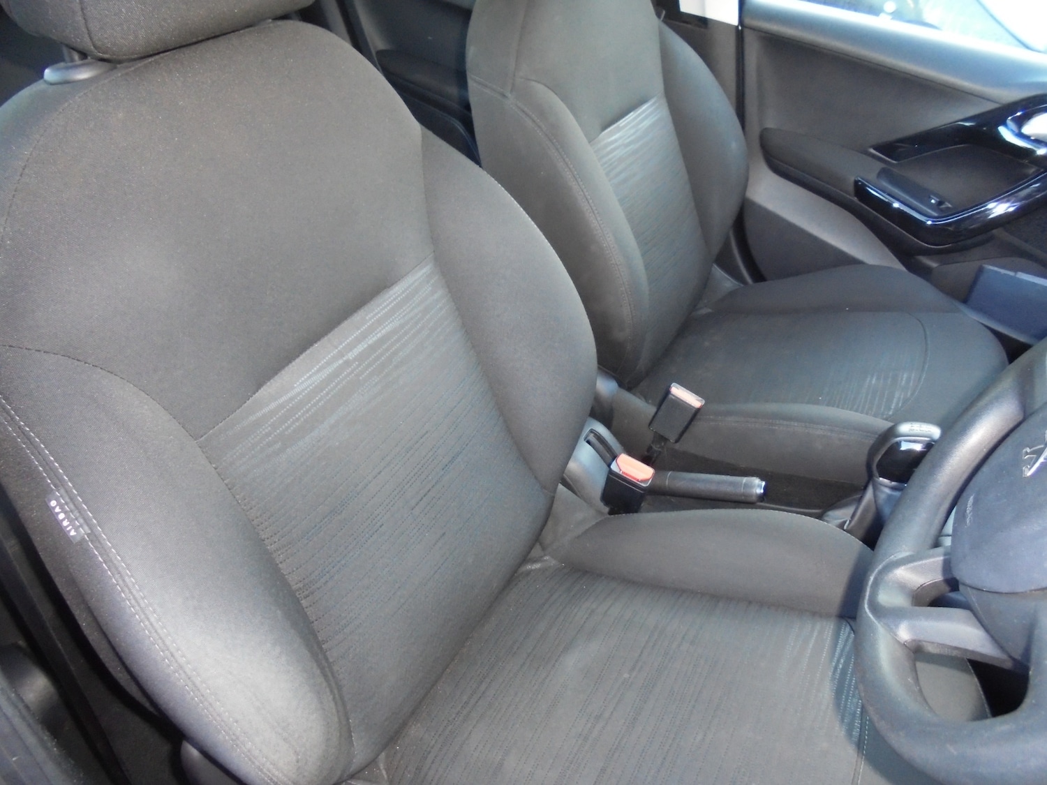 Used Peugeot 208 2017 for sale - 76651115: Photo 10