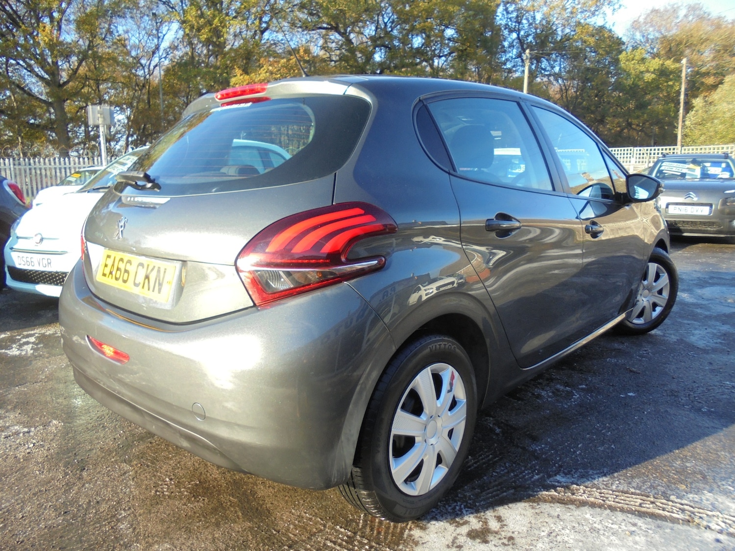 Used Peugeot 208 2017 for sale - 76651115: Photo 13