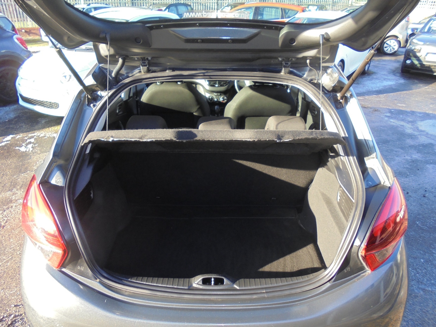 Used Peugeot 208 2017 for sale - 76651115: Photo 15