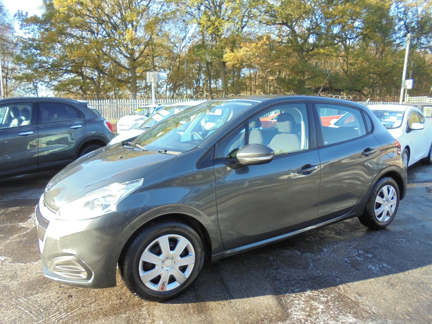 Used Peugeot 208 2017 for sale - 76651115: Photo 7
